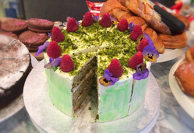 Pistachio cake